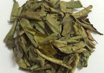 Dry curry leaves flakes